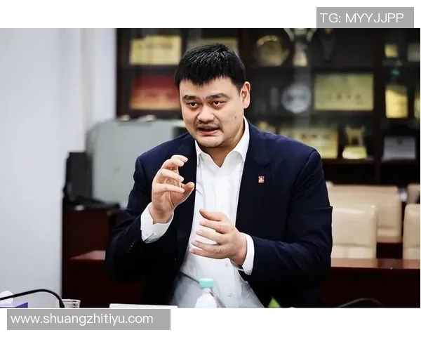 在路上偶遇姚明的瞬间与篮球梦想的交汇