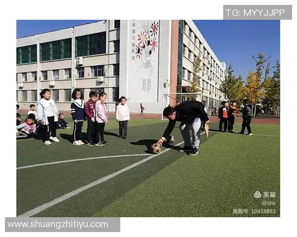 韩国足球明星朴姓女将展现风采引领女子足球新潮流 韩国足球明星朴姓女将展现风采引领女子足球新潮流