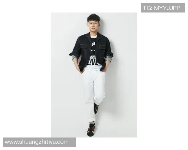 时尚与运动结合足球明星图案T恤让你尽显个性与活力