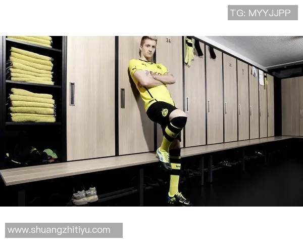 足球明星正装魅力展现时尚风采的精彩图片合集